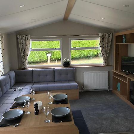 Exclusive 3 Bedroom Caravan, Sleeps 8 People At Parkdean Newquay Holiday Park, Cornwall, Uk Zewnętrze zdjęcie