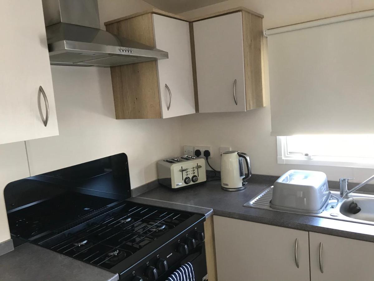 Exclusive 3 Bedroom Caravan, Sleeps 8 People At Parkdean Newquay Holiday Park, Cornwall, Uk Zewnętrze zdjęcie