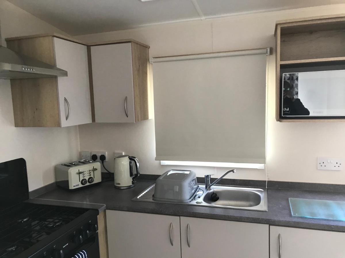 Exclusive 3 Bedroom Caravan, Sleeps 8 People At Parkdean Newquay Holiday Park, Cornwall, Uk Zewnętrze zdjęcie