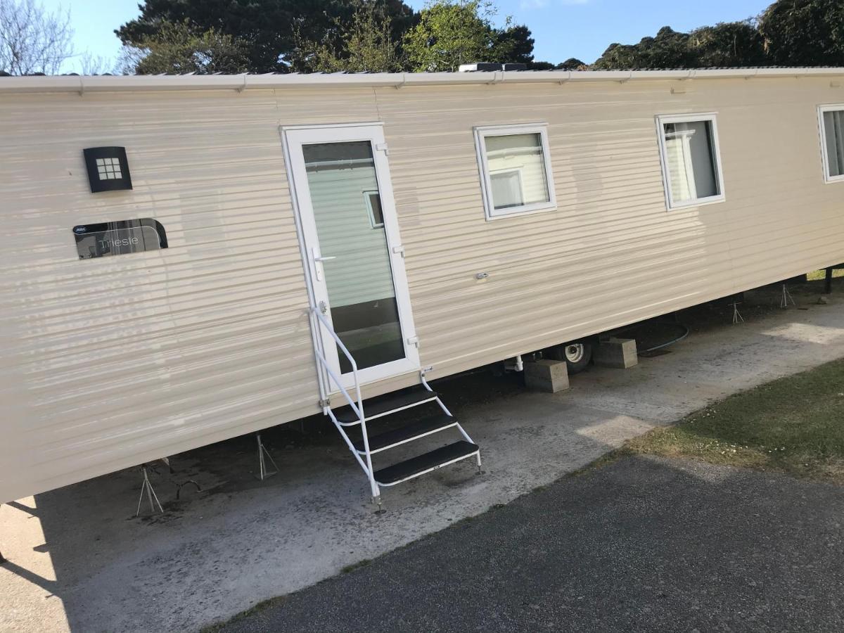 Exclusive 3 Bedroom Caravan, Sleeps 8 People At Parkdean Newquay Holiday Park, Cornwall, Uk Zewnętrze zdjęcie