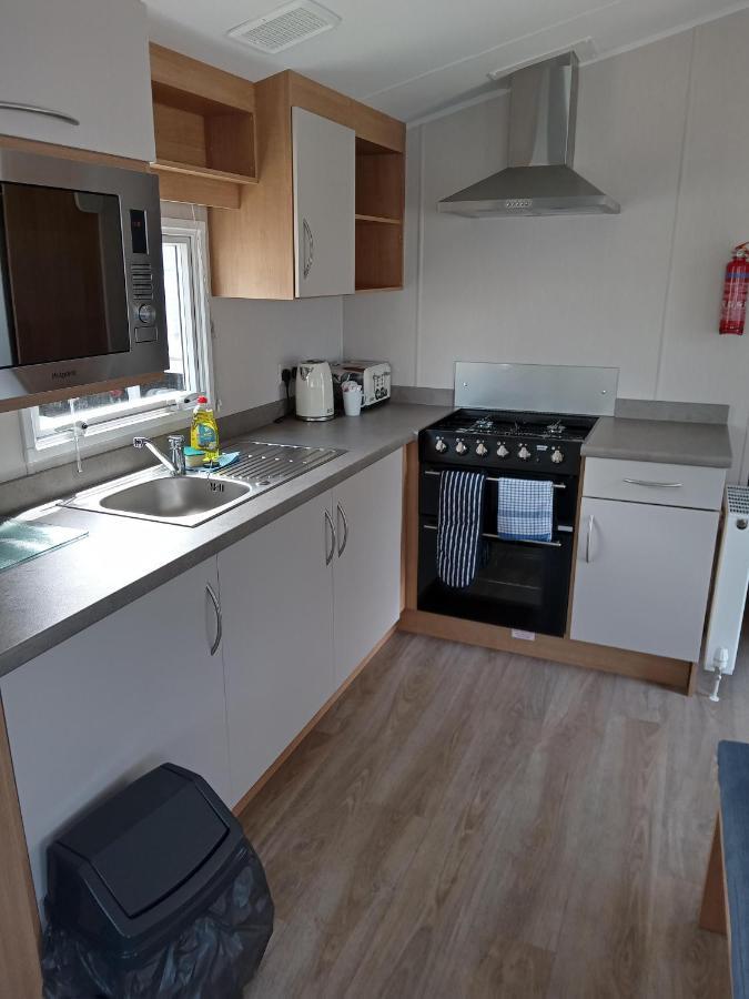 Exclusive 3 Bedroom Caravan, Sleeps 8 People At Parkdean Newquay Holiday Park, Cornwall, Uk Zewnętrze zdjęcie