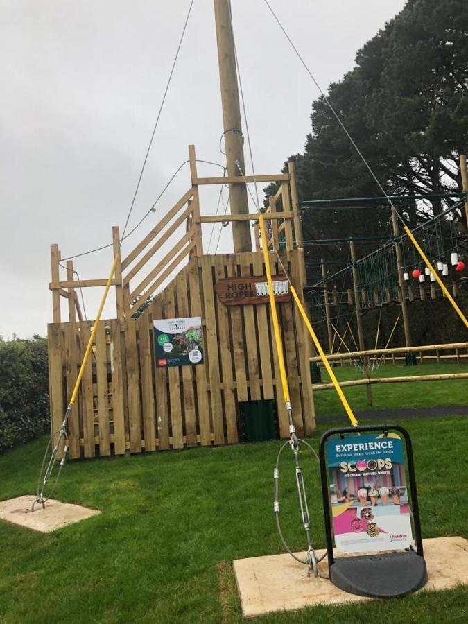 Exclusive 3 Bedroom Caravan, Sleeps 8 People At Parkdean Newquay Holiday Park, Cornwall, Uk Zewnętrze zdjęcie