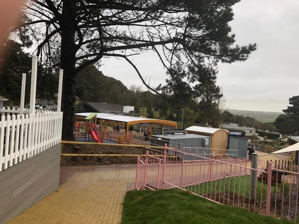 Exclusive 3 Bedroom Caravan, Sleeps 8 People At Parkdean Newquay Holiday Park, Cornwall, Uk Zewnętrze zdjęcie